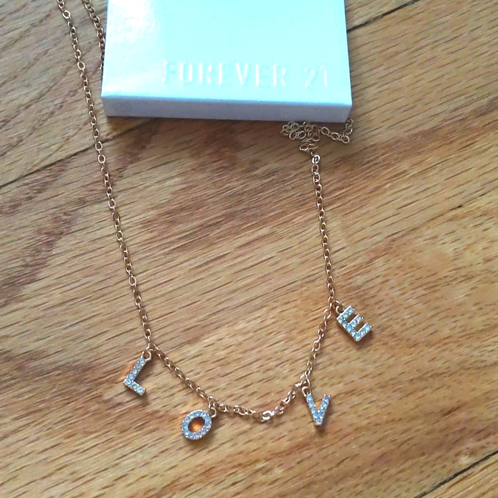 NWT Forever 21 LOVE Necklack